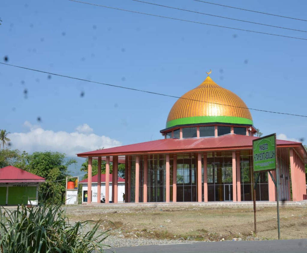 Masjid unik kubah " Emas " Wakaf Donatur Asal Malaysia Selesai Dibangun di Aceh Tenggara. 